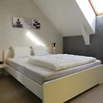 Oxygen House, Long Weekend Special Ovifat