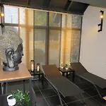 Oxygen House, Long Weekend Special * Ovifat