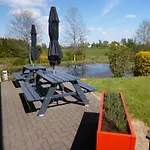 Oxygen House, Long Weekend Special Овифа