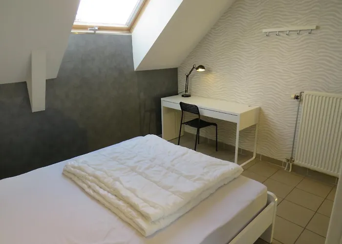 Oxygen House, Long Weekend Special Овифа